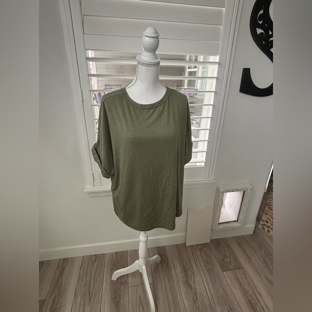 Casual Olive Short Sleeve Women's Tee